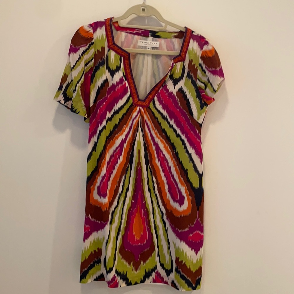 Vibrant Trina Turk Size 6 Dress